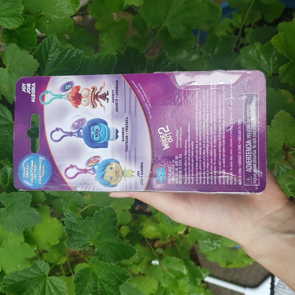 2/$28🌸 Disney Inside Out 2 Joy Keychain - Picture 3 of 4